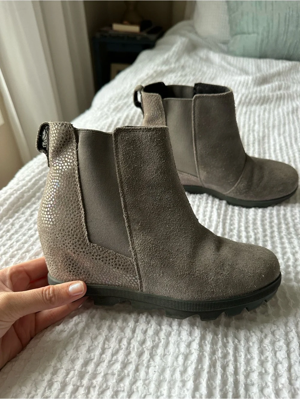Sorel Joan of Arctic Wedge II Chelsea Boots Gray Girls 4 Women 5.5
